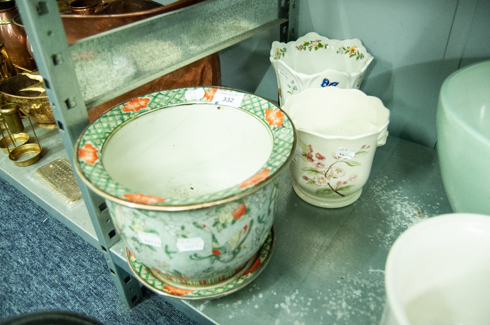 CHINESE MODERN PORCELAIN JARDINERE AND SAUCER SHAPED STAND, AN AYNSLEY CHINA 'COUNTRY GARDENS'