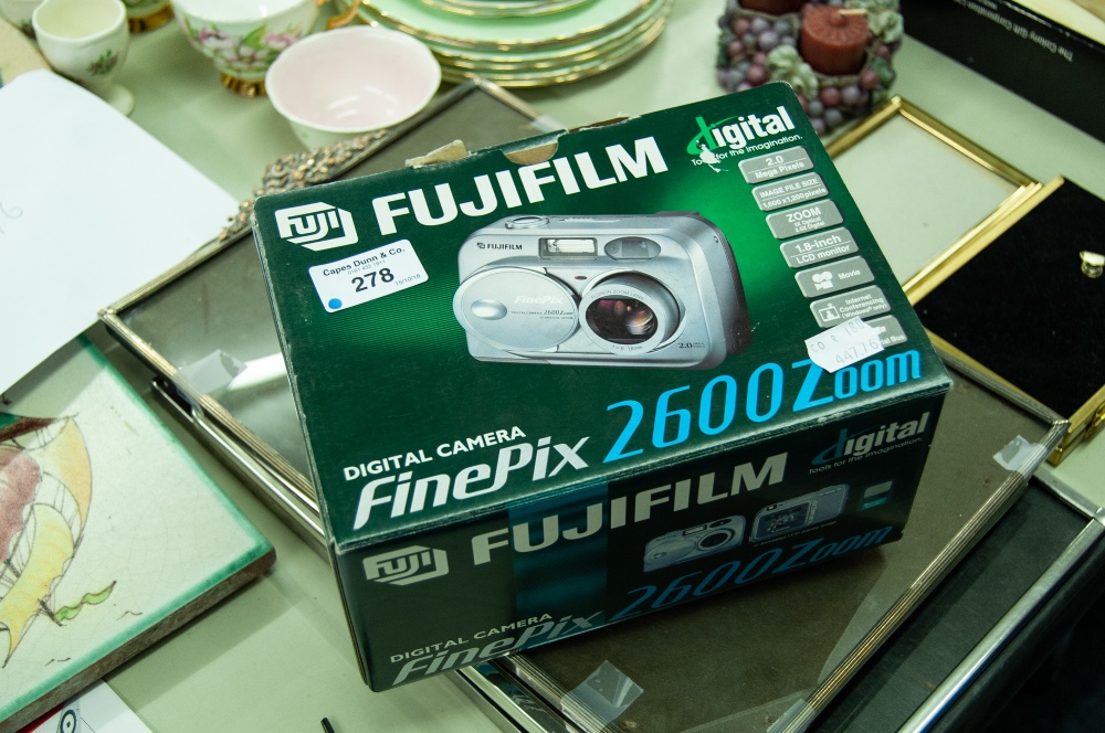 FUJI FILM FINE PIX 26700 ZOOM DIGITAL CAMERA