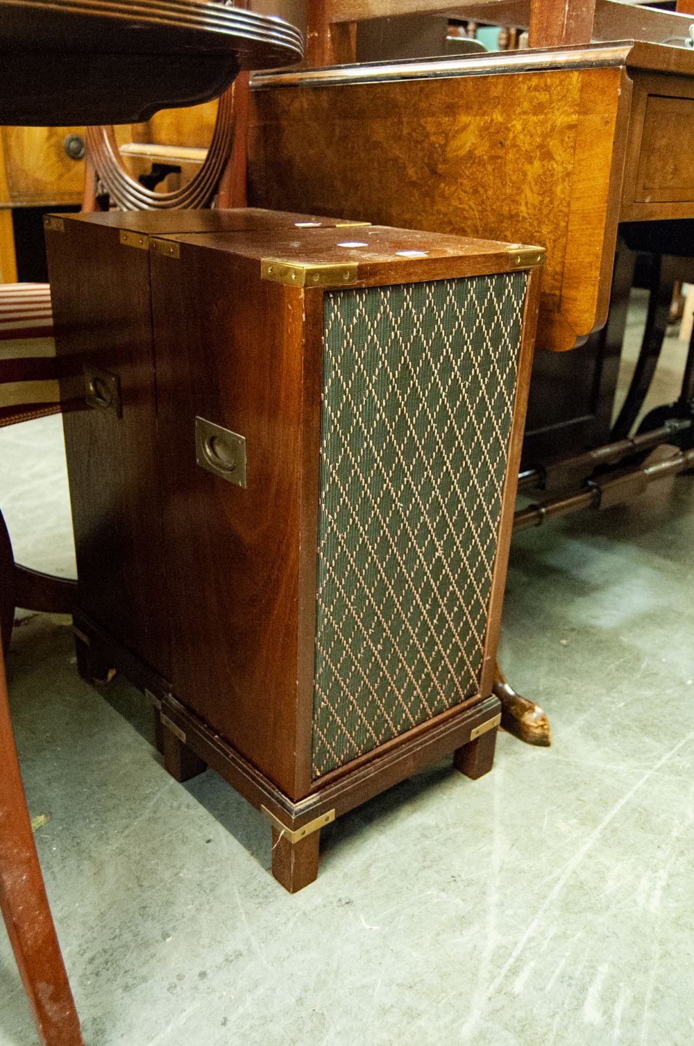 A MAHOGANY CASED GOLDRING DYNATRON RECORD PLAYER - Image 2 of 2
