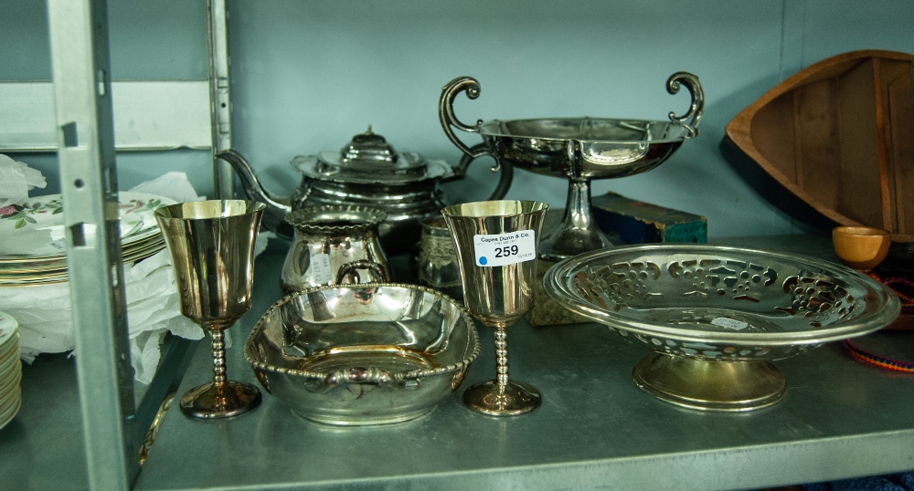 A SMALL SELECTION OF PLATED ITEMS INCLUDING; A TEAPOT, PEDESTAL BOWL, BOWL, A PAIR OF STEM