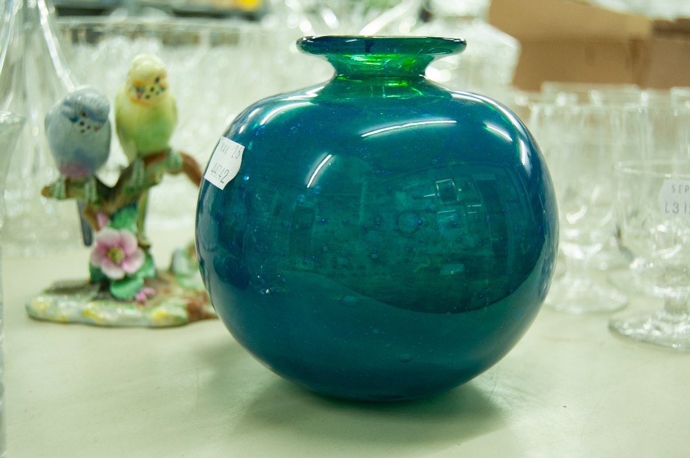 A MDINA BLUE GLASS VASE, TWO ORNAMENTS AND A DRINKING GLASS (4) - Image 3 of 5