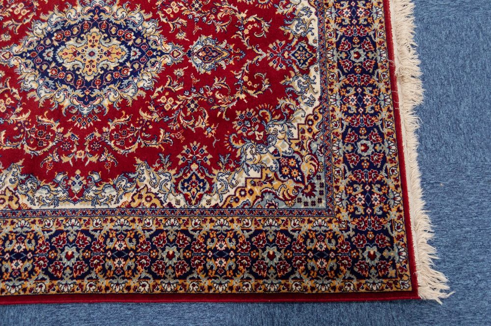 CARMEL CARPETS, ISRAELI MACHINE-MADE PURE WOOL RUG OF PERSIAN DESIGN, with lozenge shape centre - Image 3 of 3