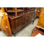A LARGE, CIRCA 1920S, MAHOGANY MIRROR-BACK SIDEBOARD WITH TWO CENTRAL DRAWERS AND FLANKING