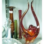 A LARGE VENETIAN WINE RED SPLASH GLASS BOWL AND FOUR OTHER PIECES OF COLOURED GLASS