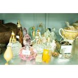 A SELECTION OF MODERN SCENT SPRAYS, SCENT BOTTLES, A FEW ITEMS OF COSTUME JEWELLERY ALSO A CAST