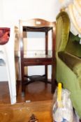 A LATE GEORGIAN MAHOGANY SQUARE TOP WASHSTAND