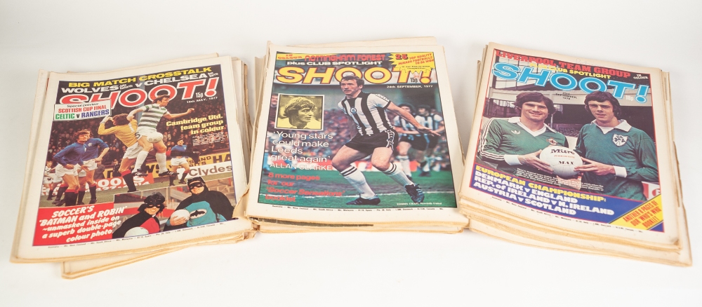 SCOOP FOOTBALL MAGAZINES Issues 1 - 100, Issues 52, 86, 95 missing, 135 Shoot Magazine from 1974 - Image 4 of 6