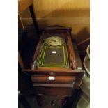 A GROUP OF MODERN AND REPRODUCTION CLOCKS VARIOUS (QUANTITY) (5)