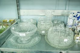 A COLLECTION OF CUT GLASS TABLE WARES TO INCLUDE; FRUIT BOWLS, BON BON DISHES, VASES ETC... (11)