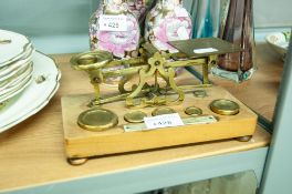 A SET OF VICTORIAN LETTER SCALES WITH SIX BRASS WEIGHTS ON WOODEN PLINTH BASE, BEARING PLAQUE