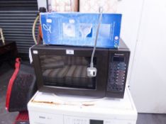 A MICROWAVE OVEN AND A FOOTSPA (2)