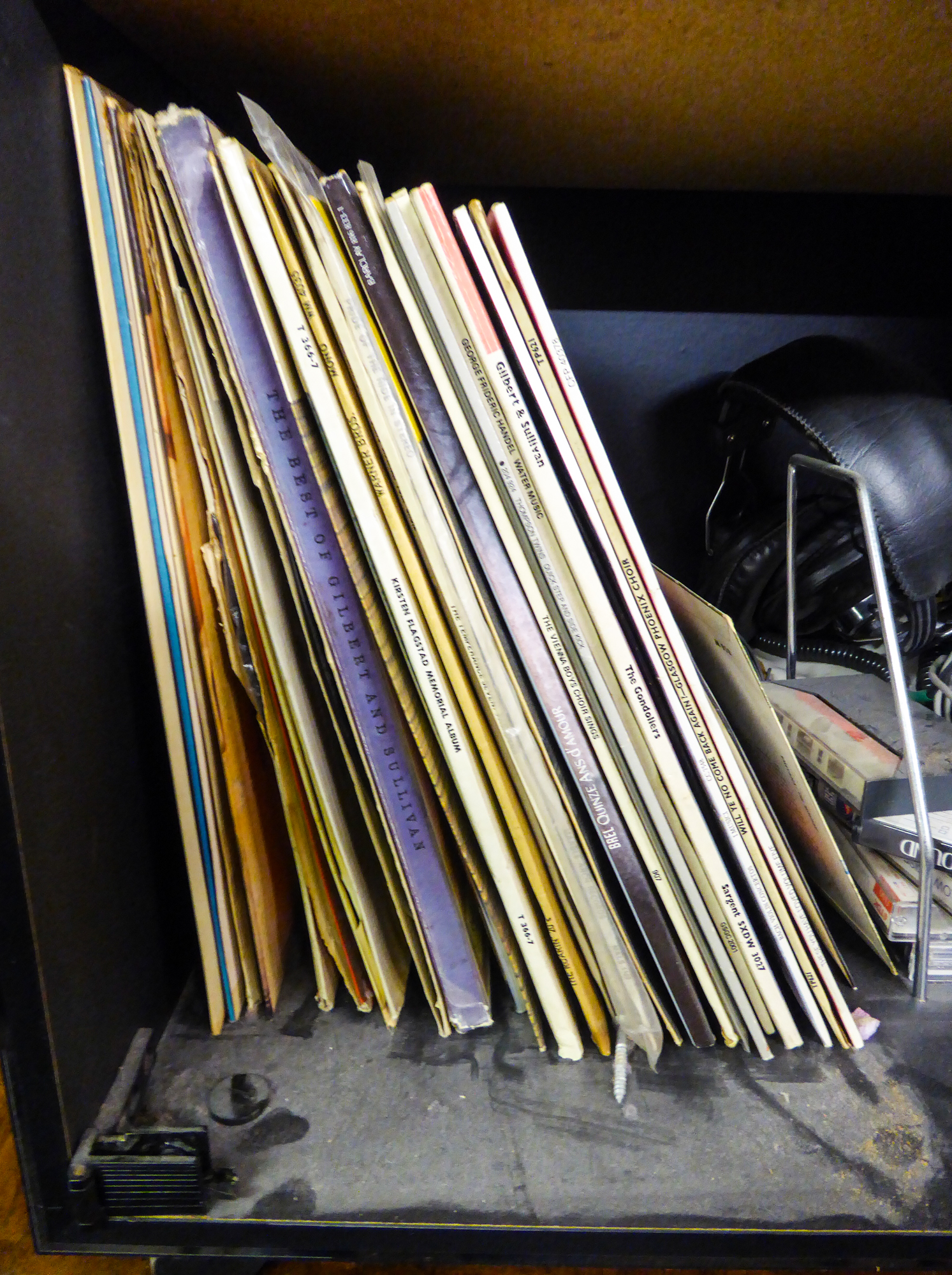 A STACKING STEREO SYSTEM BY SANYO, WITH GLASS FRONTED CABINET INCLUDING RECORD TURNTABLE AND SOME LP - Image 2 of 3