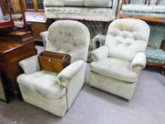 A PAIR OF SIMILAR RECLINING LOUNGE CHAIRS