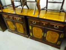 MAHOGANY AND OAK SMALL BUFFET SIDEBOARD WITH TWO FOLD-OUT LEAVES TO THE TOP, 3'2" WIDE AND ANOTHER