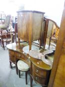 AN EDWARDIAN INLAID AND CROSSBANDED MAHOGANY DRESSING TABLE WITH ASSOCIATED FOLDING TRIPTYCH MIRROR,