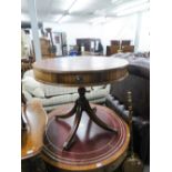 A REPRODUCTION MAHOGANY DRUM TABLE, WITH LEATHER INSET TOP