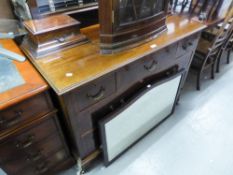 AN EDWARDIAN INLAID MAHOGANY DRESSING TABLE with swing mirror, TWO JEWEL DRAWERS, THREE SHORT OVER