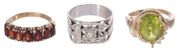 A Continental white coloured metal Art Deco style diamond dress ring