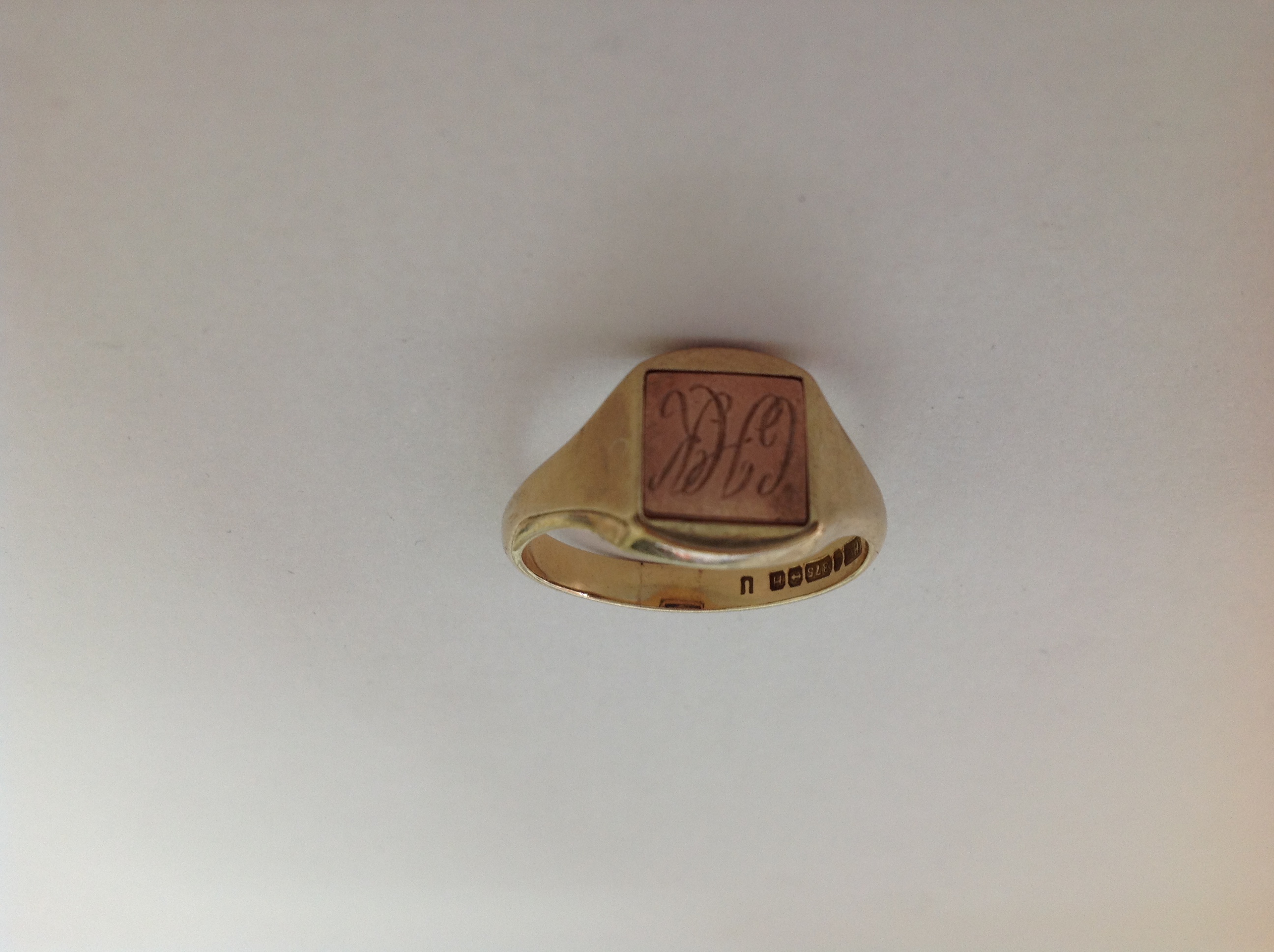 A gentleman's 9ct gold Masonic reversible signet ring - Image 2 of 5