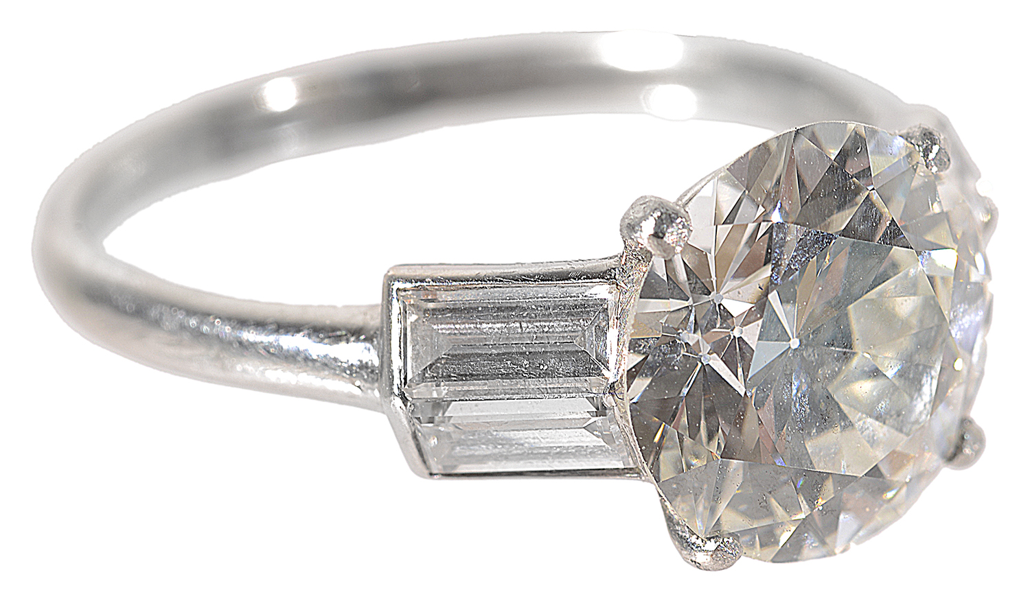 A good quality Art Deco large diamond set ring