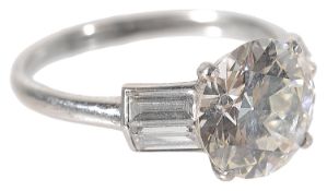 A good quality Art Deco large diamond set ring