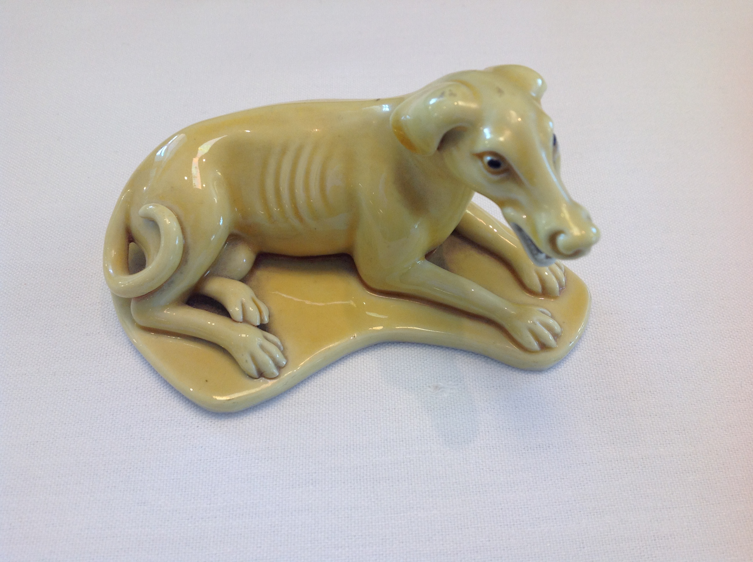 A Chinese export ware yellow glazed figure of a hound - Image 3 of 8