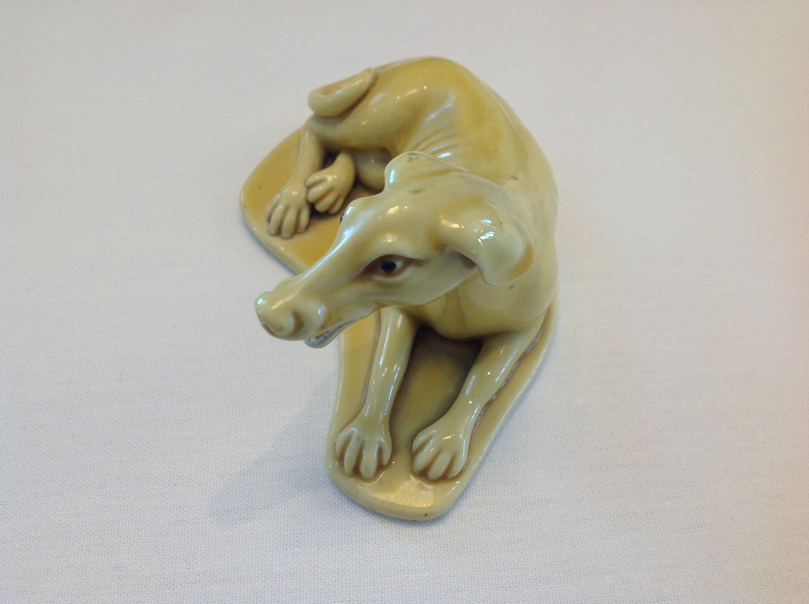 A Chinese export ware yellow glazed figure of a hound - Image 4 of 8