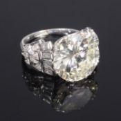 An impressive 8.5 ct diamond set cocktail ring