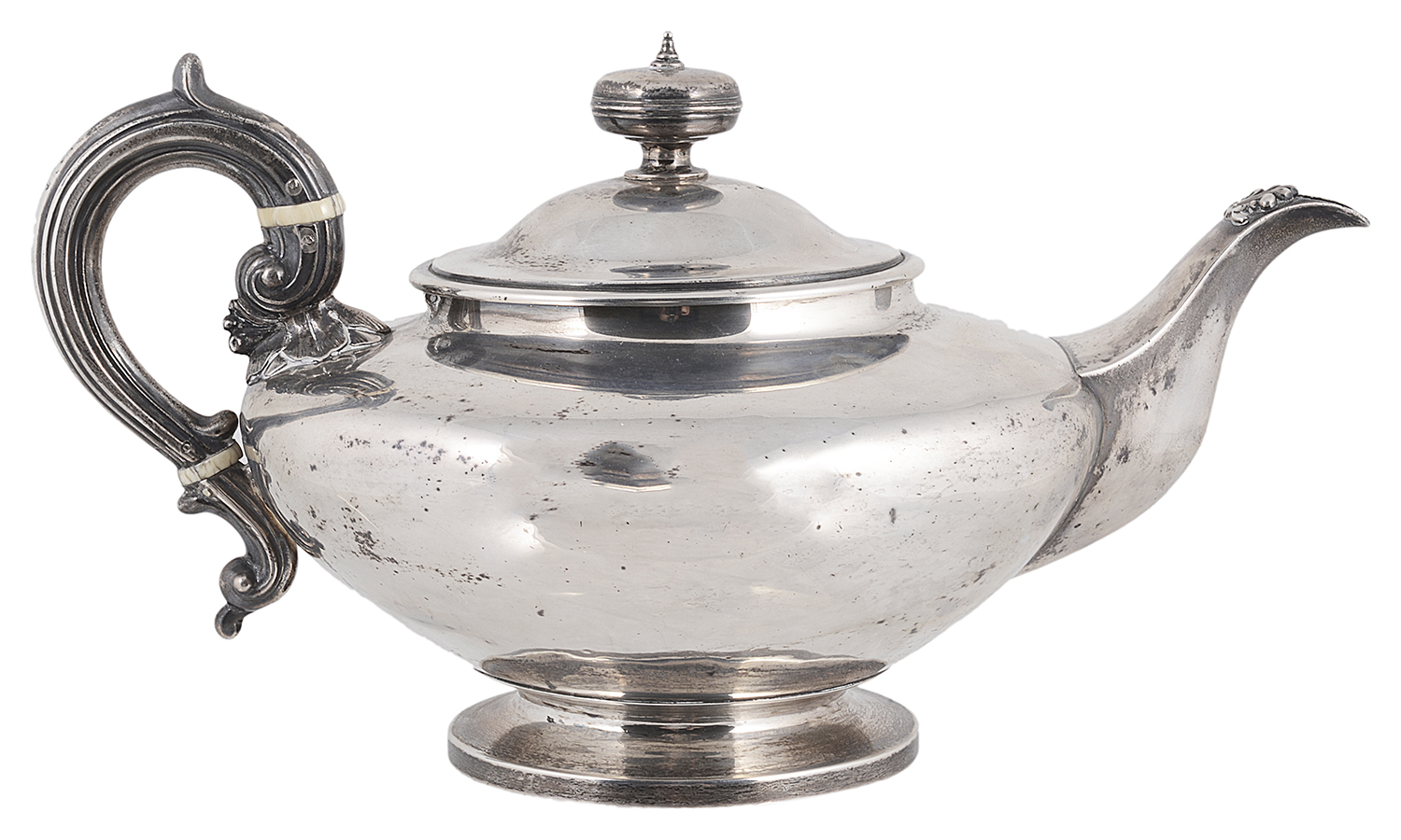 A George III Irish silver teapot, hallmarked Dublin 1811 by James Fray