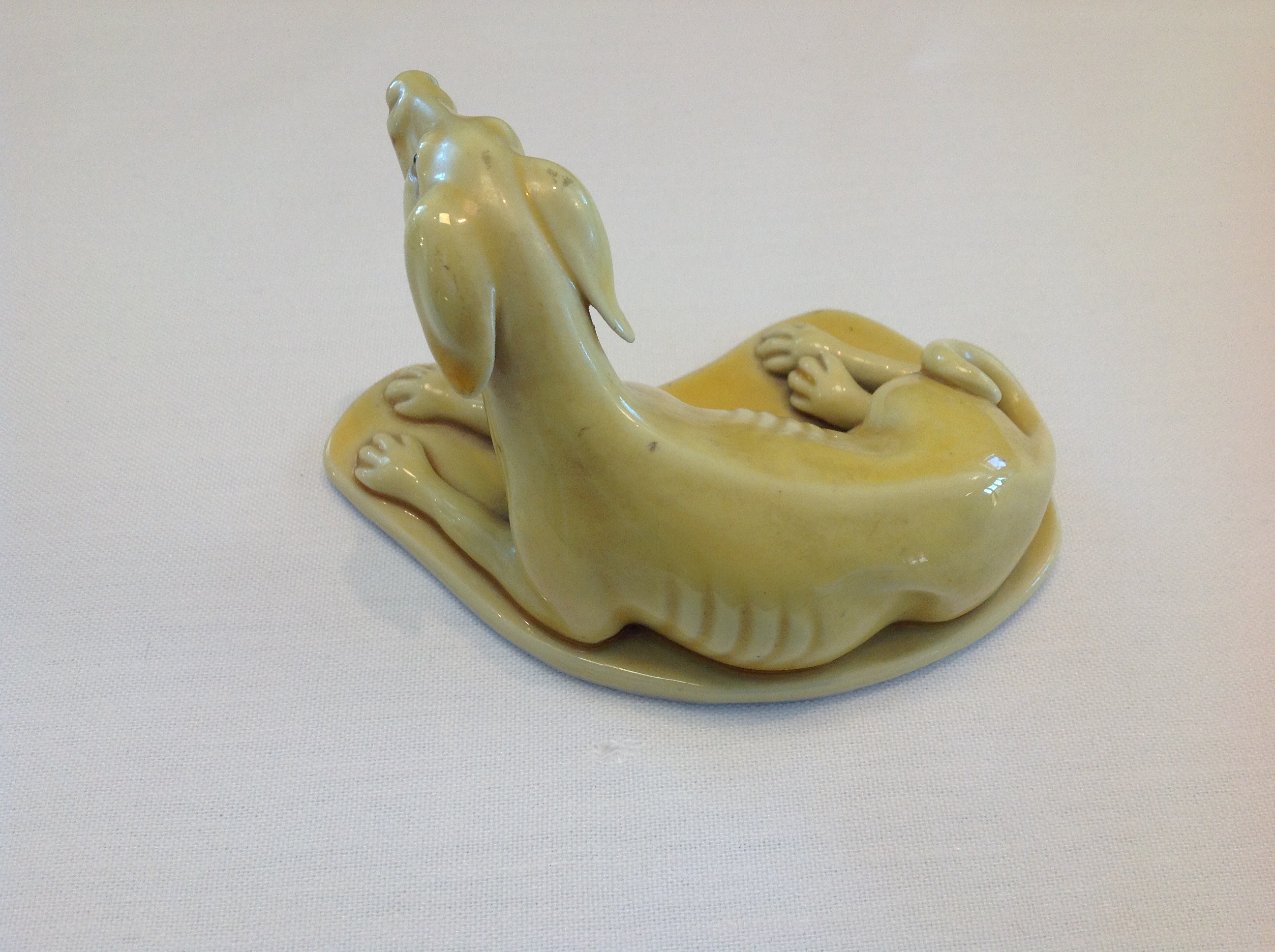 A Chinese export ware yellow glazed figure of a hound - Image 5 of 8