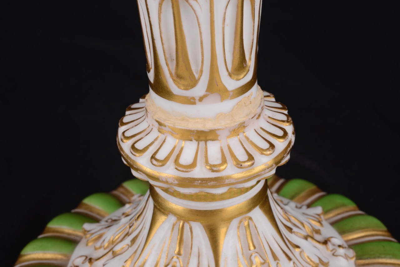 A Royal Worcester pedestal bowl, circa 1910 - Image 5 of 5