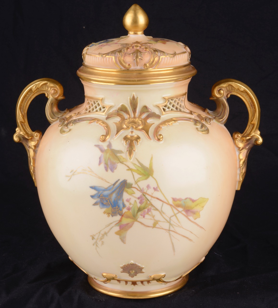 A Royal Worcester blush ivory jar and cover, circa 1890 - Image 2 of 4