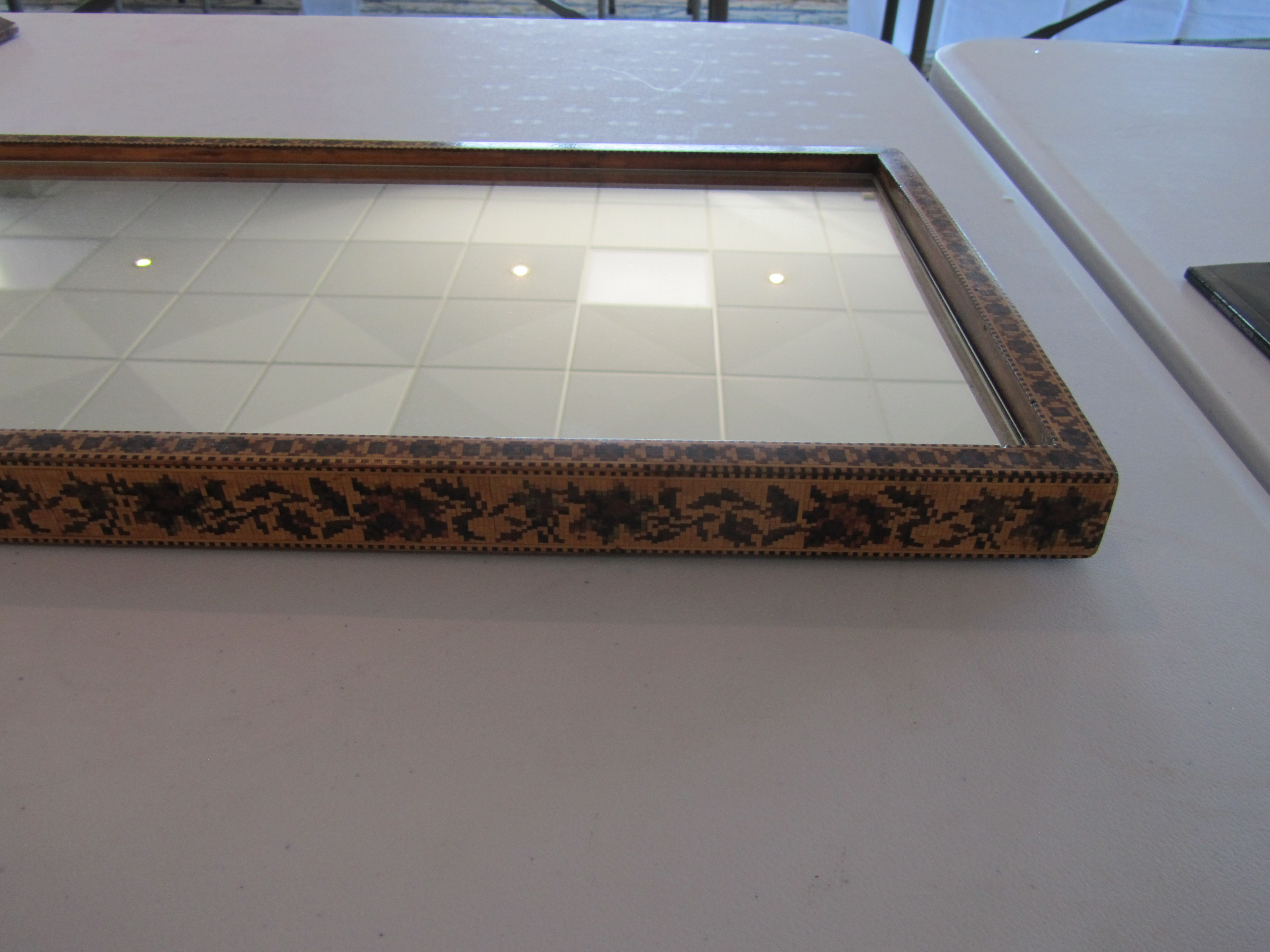 A Tunbridge ware framed wall mirror, 20th c. - Image 3 of 7