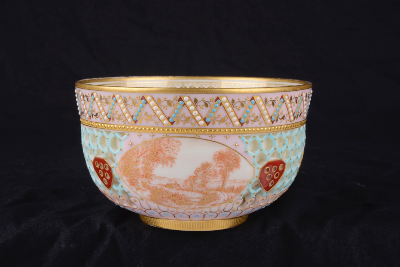 A Royal Worcester cabinet reticulated bowl attributed to George Owen - Image 2 of 10