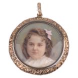 Vict. rose coloured picture locket w. two small portraits on ivory