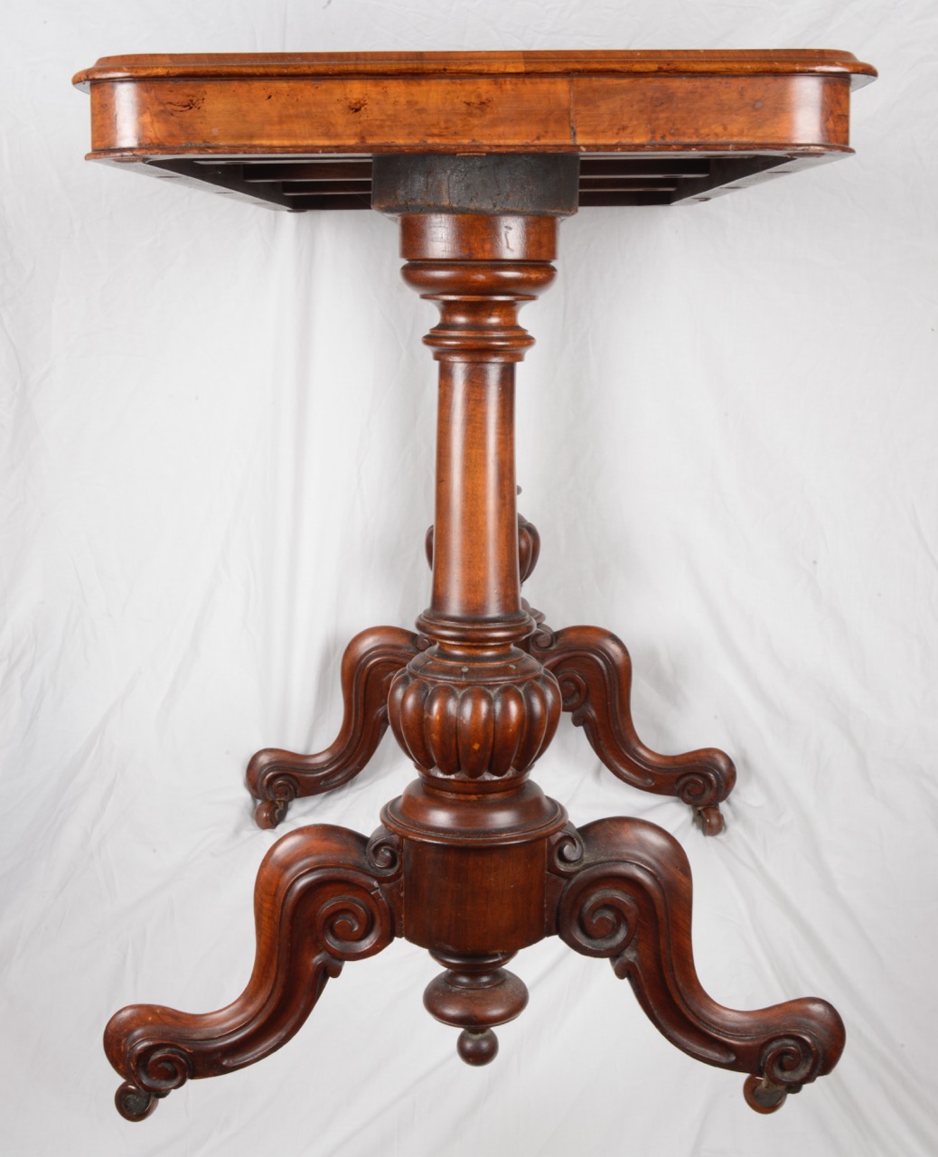 A Vict. burr walnut and mahogany side table - Image 2 of 3