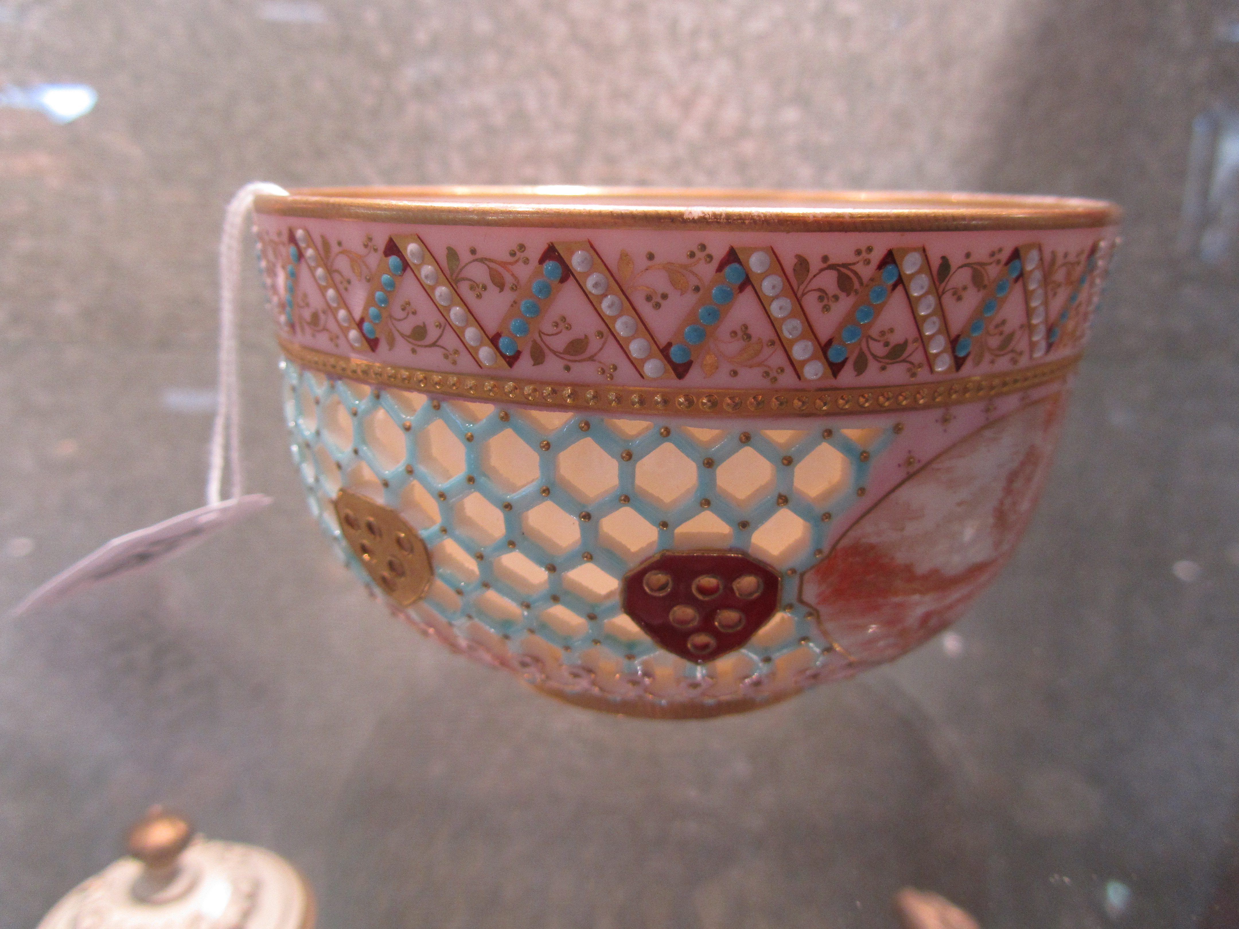 A Royal Worcester cabinet reticulated bowl attributed to George Owen - Image 5 of 10