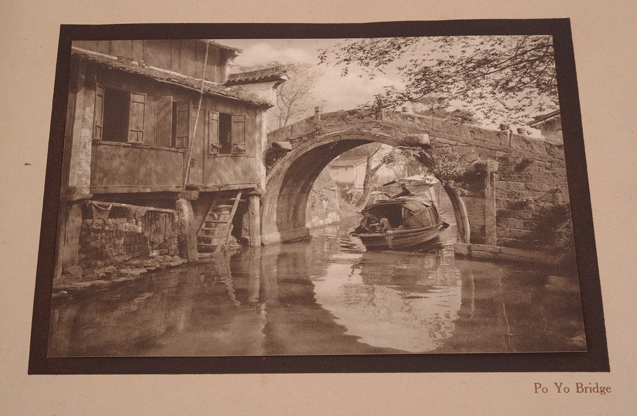 D Mennie, Glimpses of China, A Series of Vandyck Photogravures - Image 2 of 7