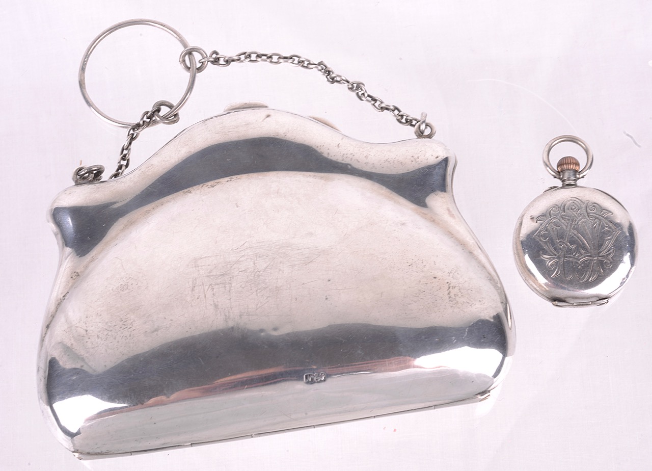 A George V ladies silver purse and a ladies silver pocket watch(2) - Bild 2 aus 2