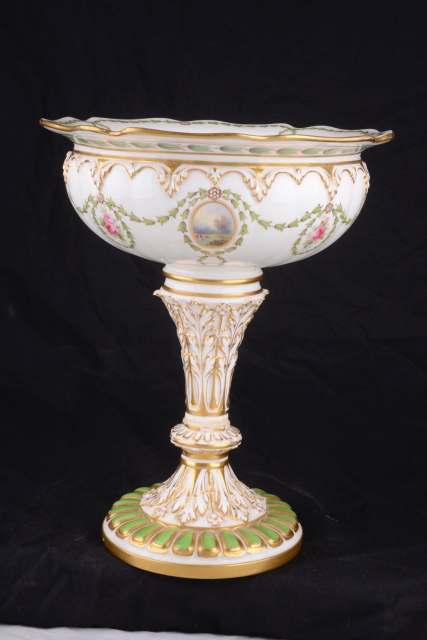 A Royal Worcester pedestal bowl, circa 1910 - Image 4 of 5