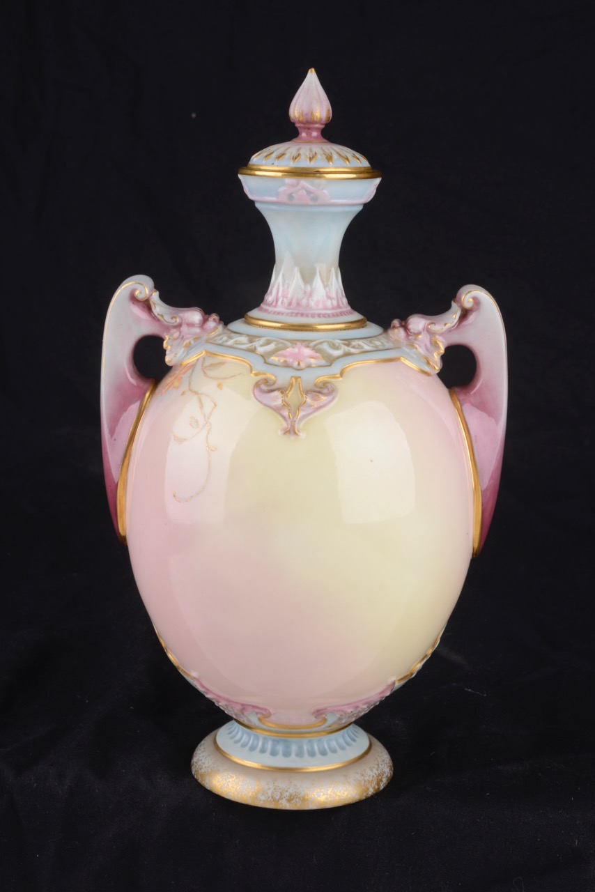 A Royal Worcester twin handled vase and cover - Image 2 of 4