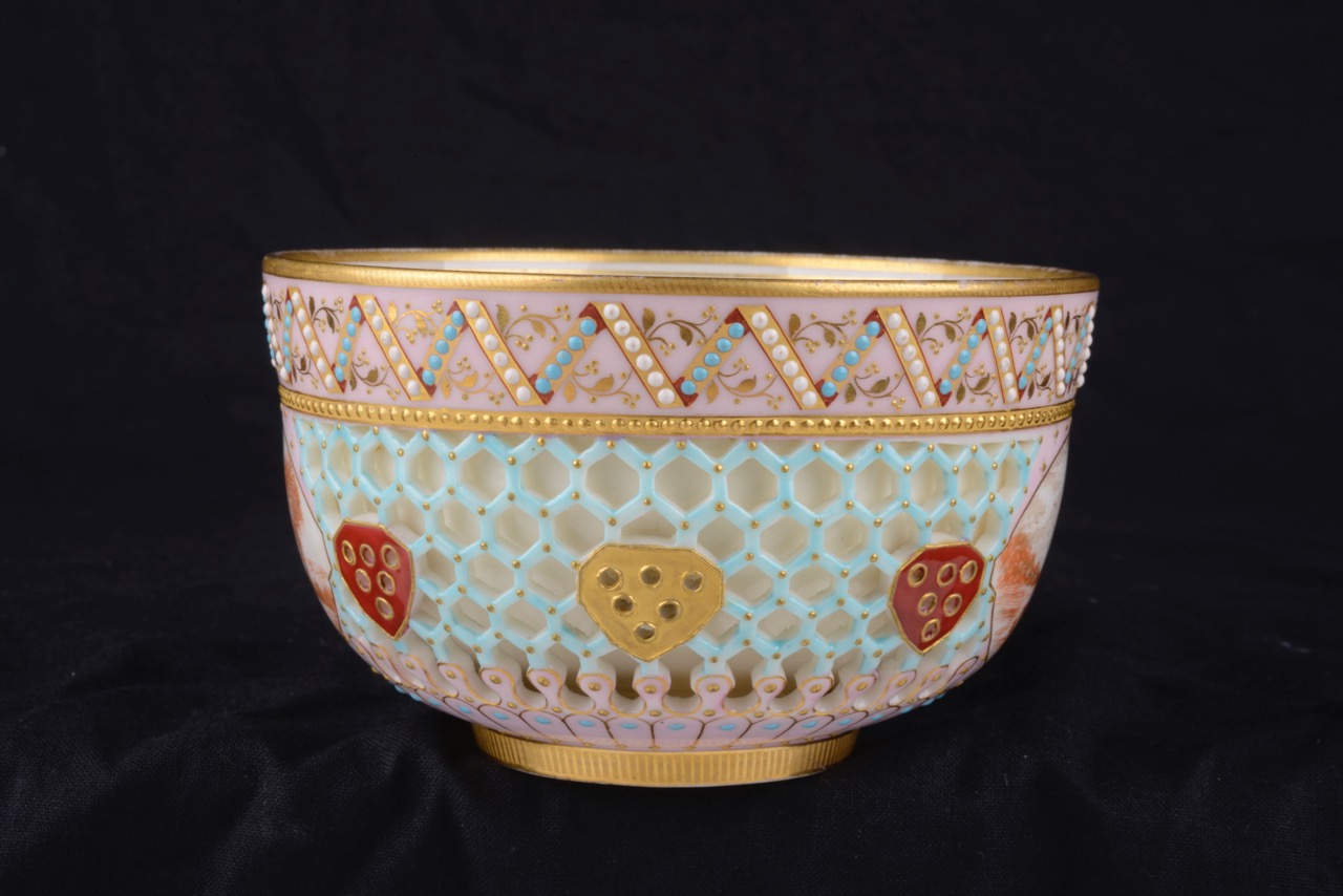 A Royal Worcester cabinet reticulated bowl attributed to George Owen - Image 3 of 10