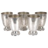 A set of five Siamese Sterling silver beaker(5)