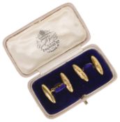 A pair of Vict. 15ct gold 'torpedo' shaped cufflinks