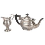 A George VI silver teapot, hallmarked Birmingham 1938