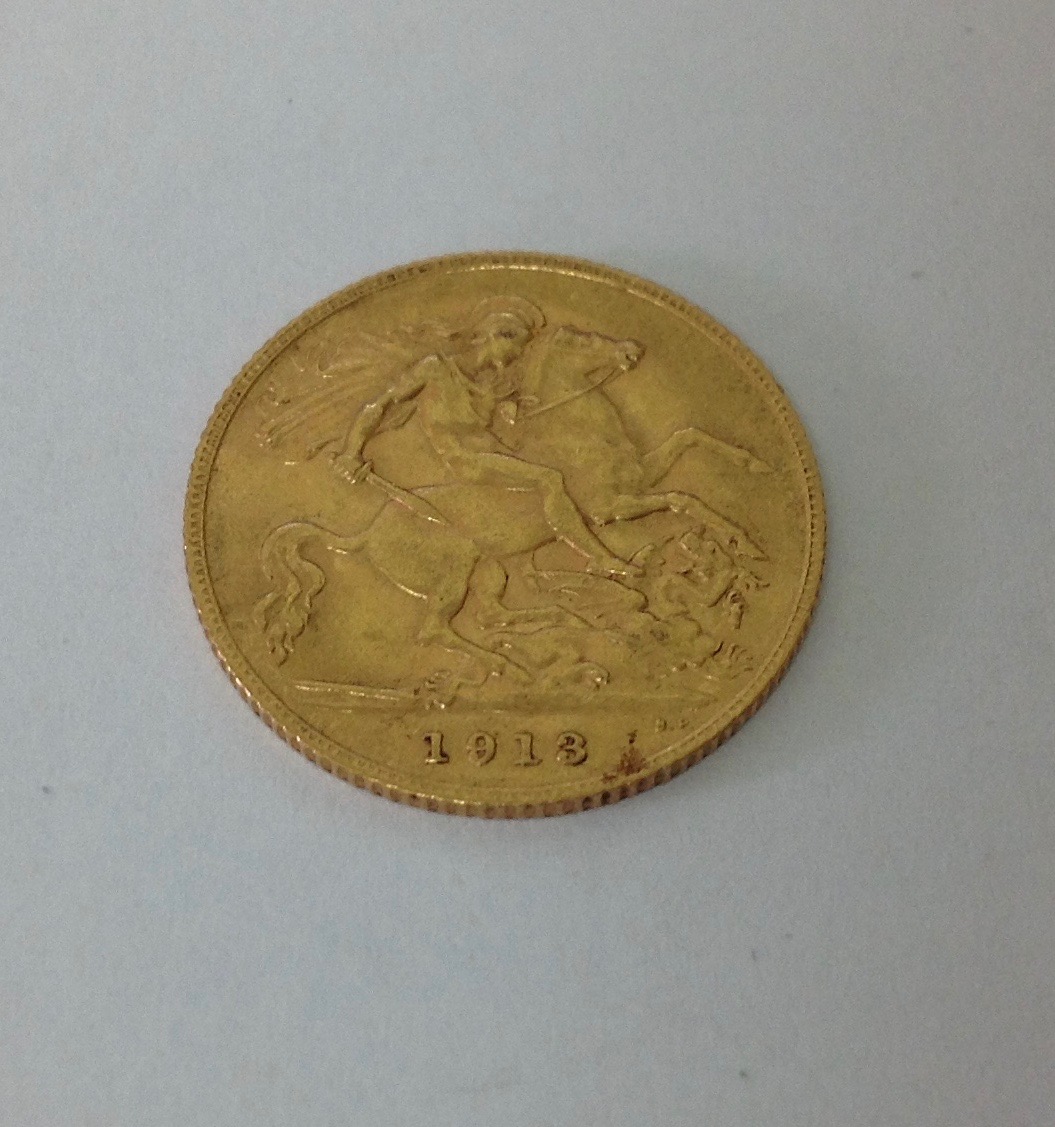 A George V 1913 gold half sovereign - Image 2 of 2