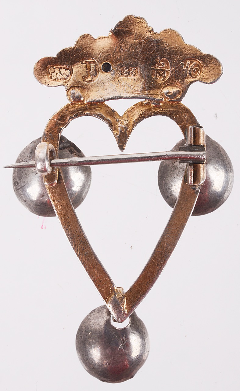 A Norweigian silver Solje heart and crown wedding brooch - Image 2 of 2