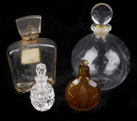 A Worth 'Dans La Nuit' clear glass perfume bottle by Lalique, post 1926