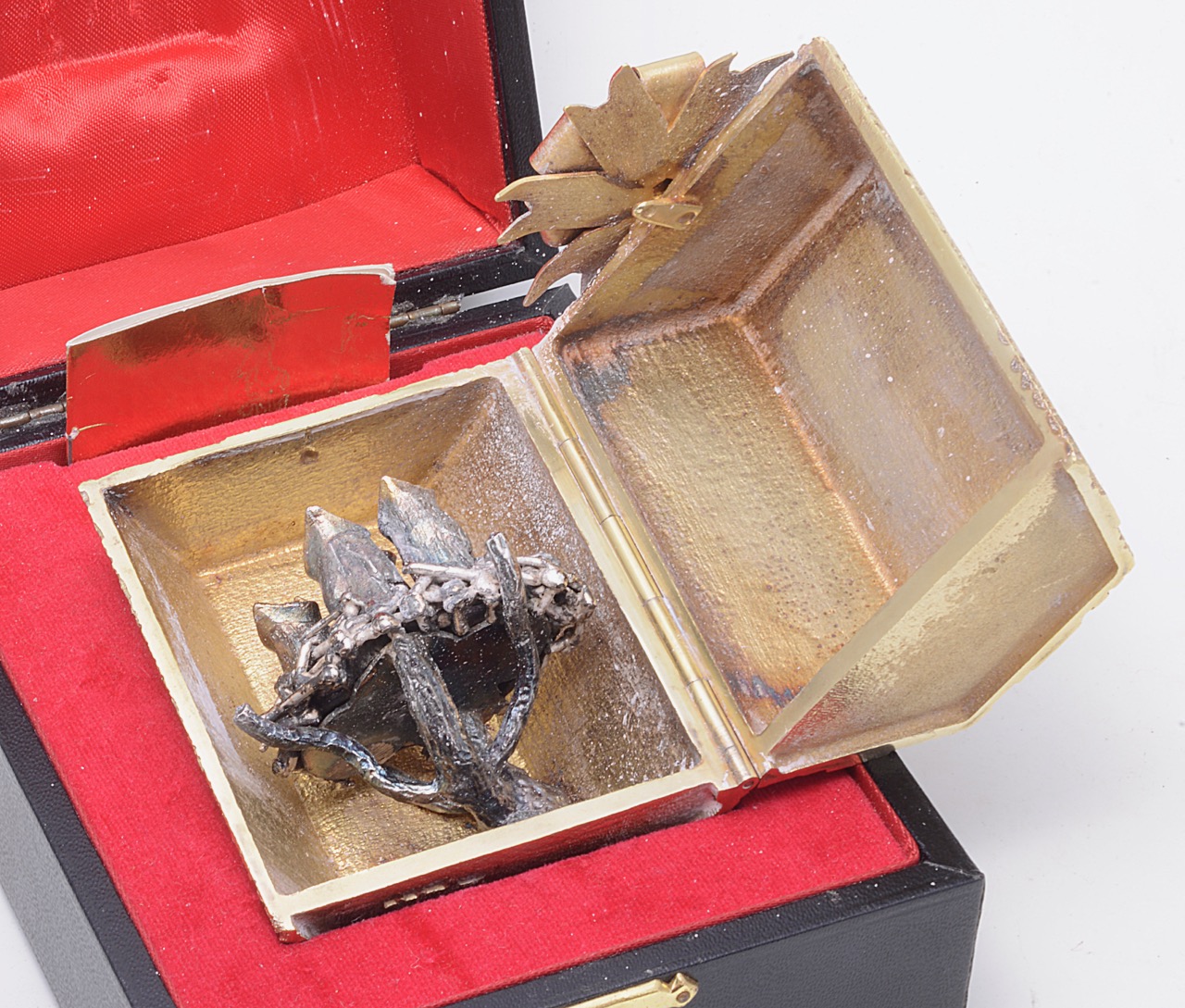 Stuart Leslie Devlin ""Four Calling Birds"" Twelve Days of Christmas Surprise parcel-gilt silver box - Image 3 of 3