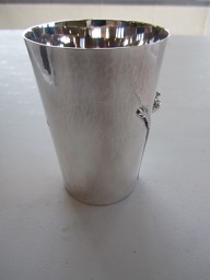 A Sarah Jones silver beaker, hallmarked London 1984 - Image 6 of 8